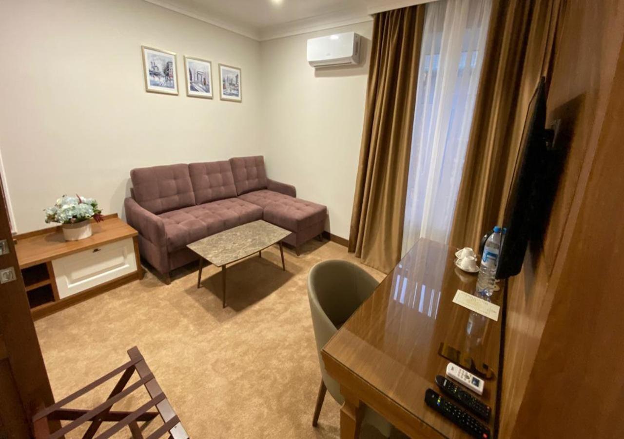 Boutique Hotel Kaspi 테미르타우 외부 사진
