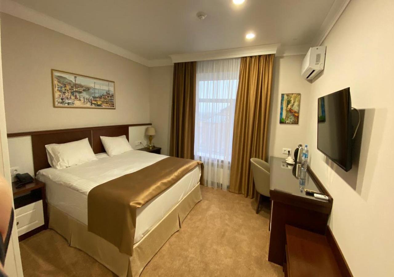Boutique Hotel Kaspi 테미르타우 외부 사진