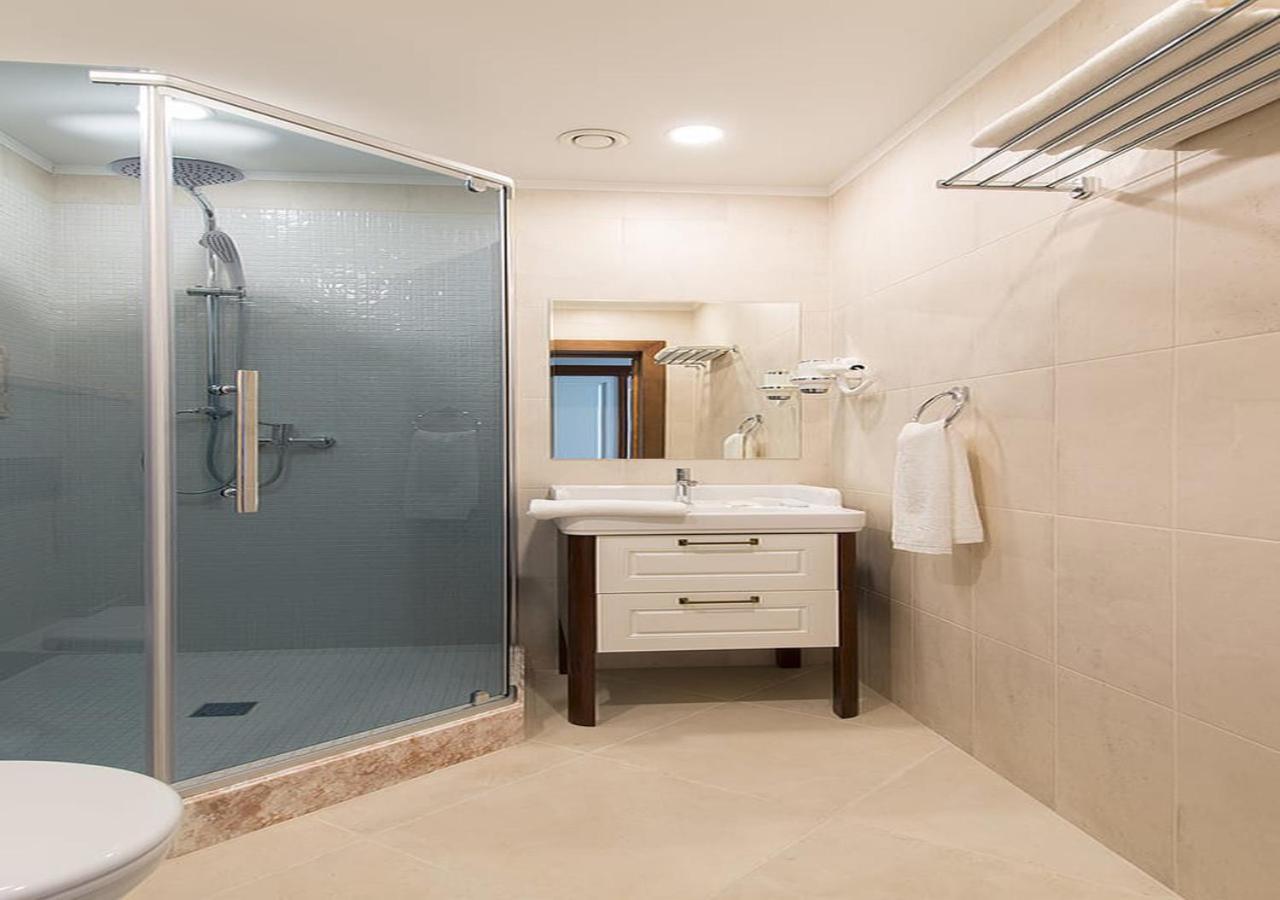 Boutique Hotel Kaspi 테미르타우 외부 사진